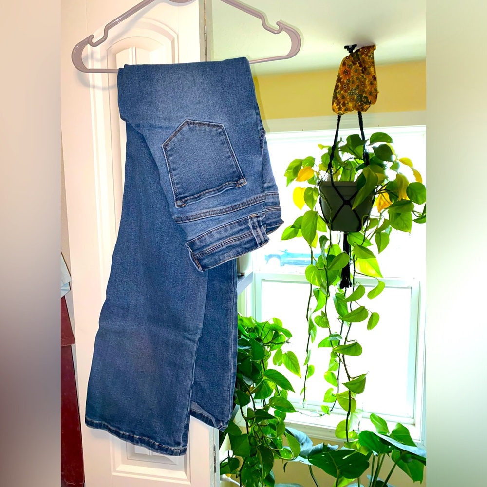 Size 5/26” (regular)- KanCan Mid-Rise Women’s Bootcut Jean